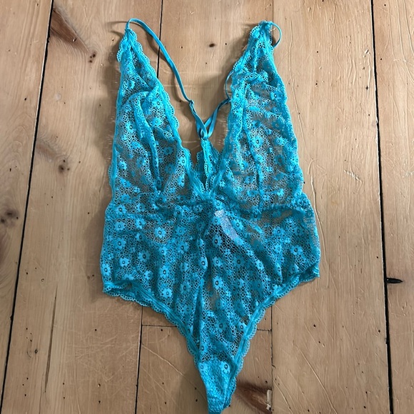 Victoria’s Secret lingerie - Picture 1 of 5